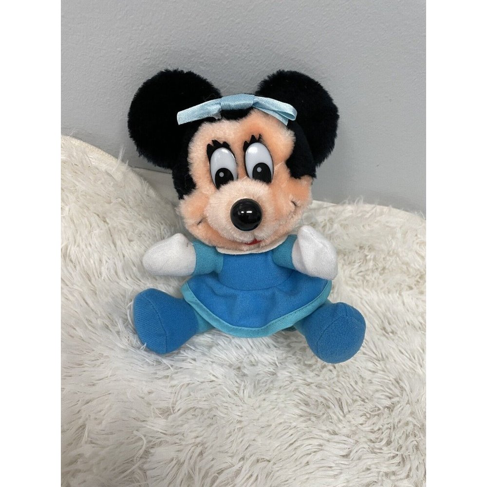 Mickey's Christmas carol Minnie mouse 8" Disney plush stuffed toy vintage used
